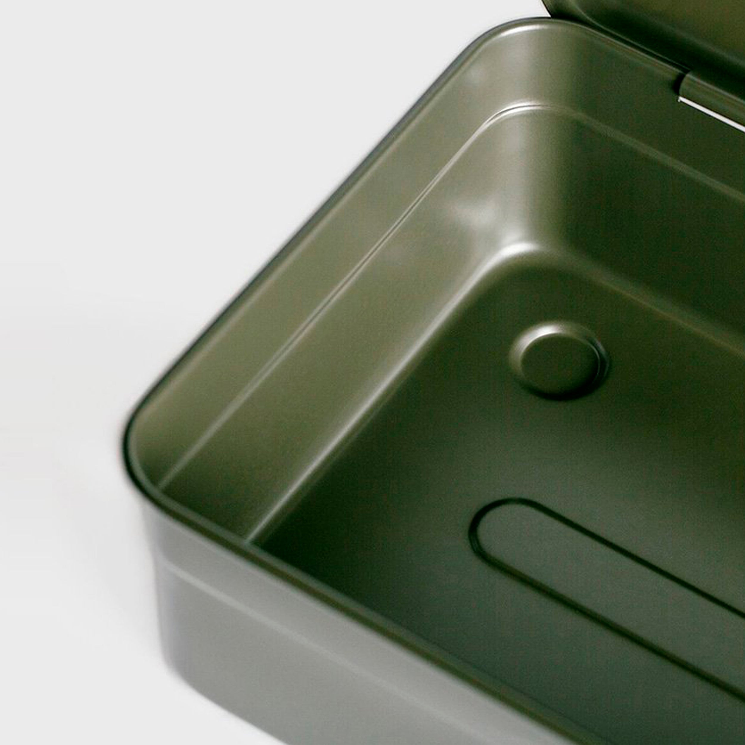 Y-350 Steel Toolbox with Top Handle and Camber Lid
