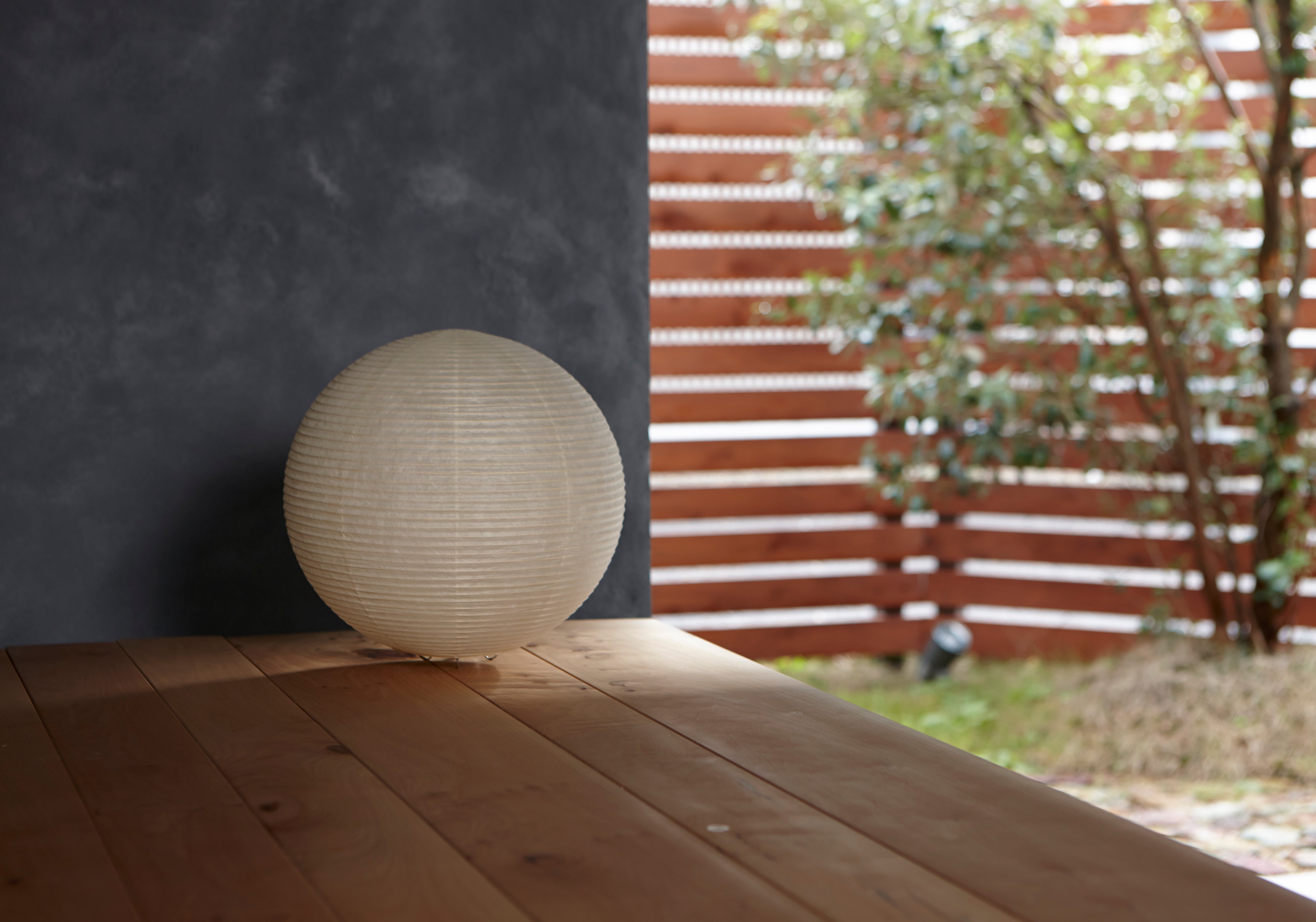 Paper Moon Table Lamp: Globe
